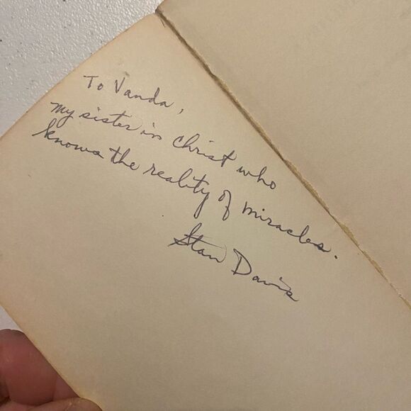 GUC - C. S. Lewis 2 Paperback Books -The Lion, The Witch & Wardrobe and Miracles - Picture 6 of 7